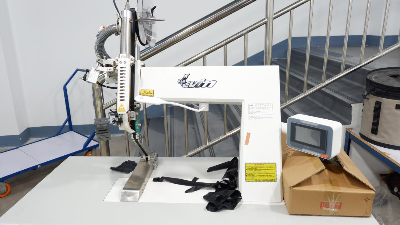 Hot Melt Heat Gluing Machine