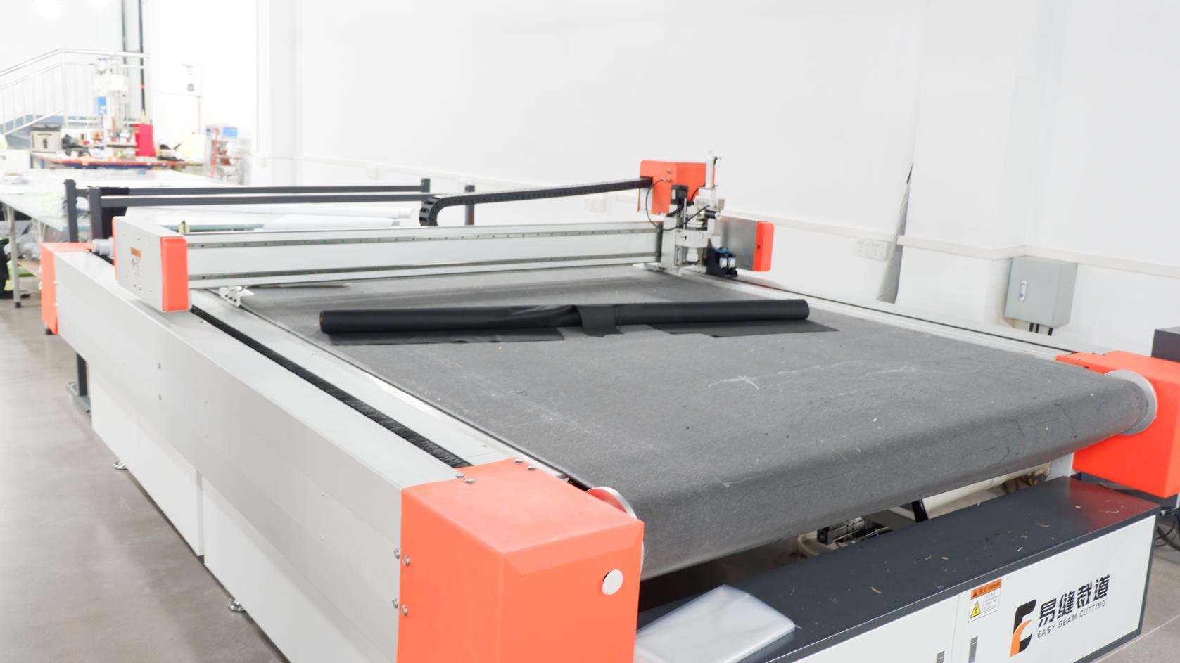 Computerized Cutting Machine Table