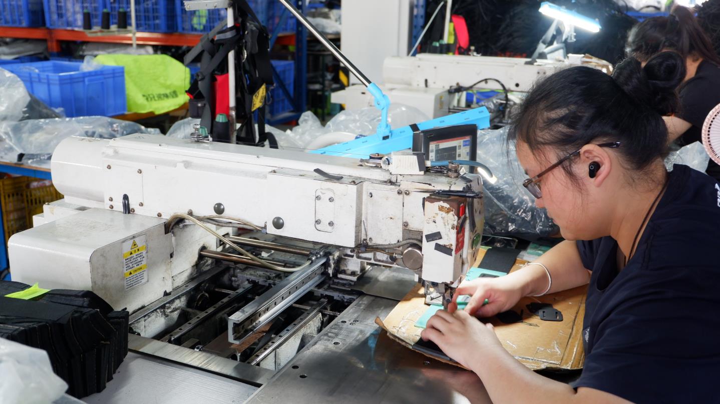 Programmable Computerized Pattern Sewing Machine